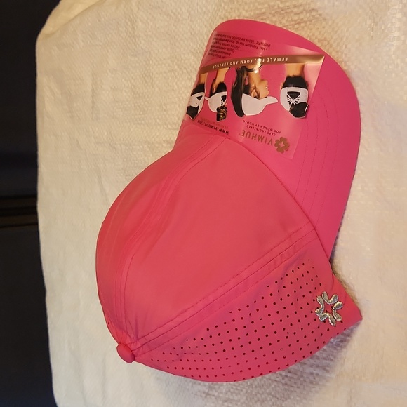 Vimhue Caps engineered by women for women. Pink with UPF-50+ protection - Picture 3 of 5